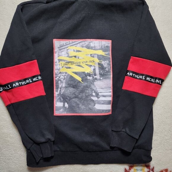 Arthur Merlin Gwapercival Hoodie I Can't Remember Your Face Medium Back Graphic - Picture 5 of 9